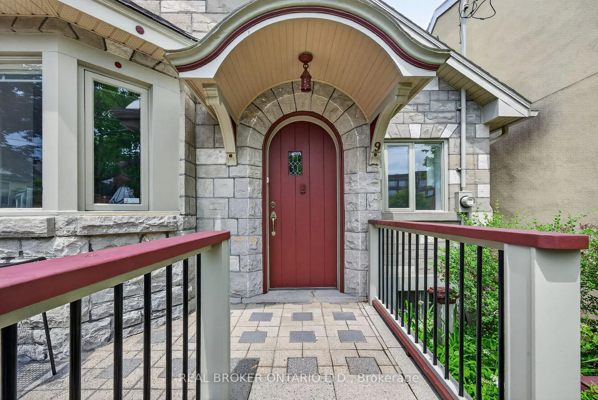Photo 3 of 9 Graham Avenue, Ottawa, Ottawa East — HOMEH