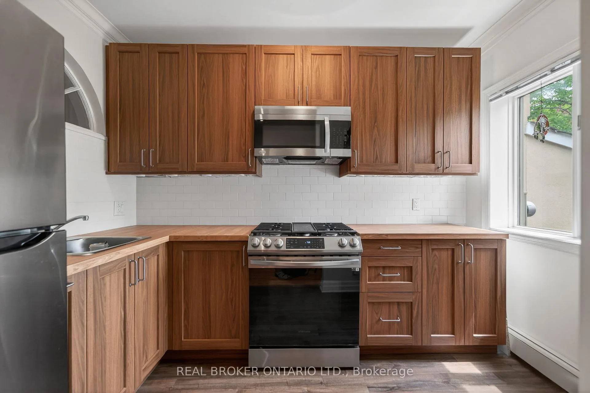 Photo 5 of 9 Graham Avenue, Ottawa, Ottawa East — HOMEH