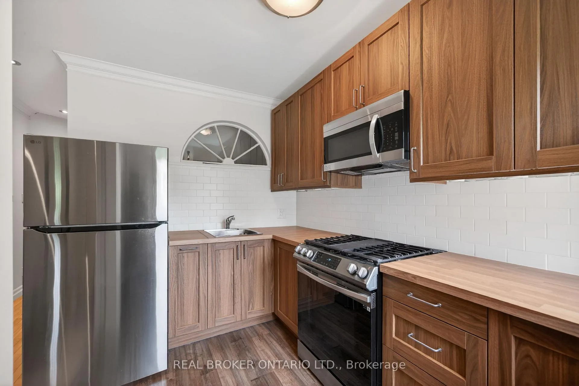 Photo 6 of 9 Graham Avenue, Ottawa, Ottawa East — HOMEH