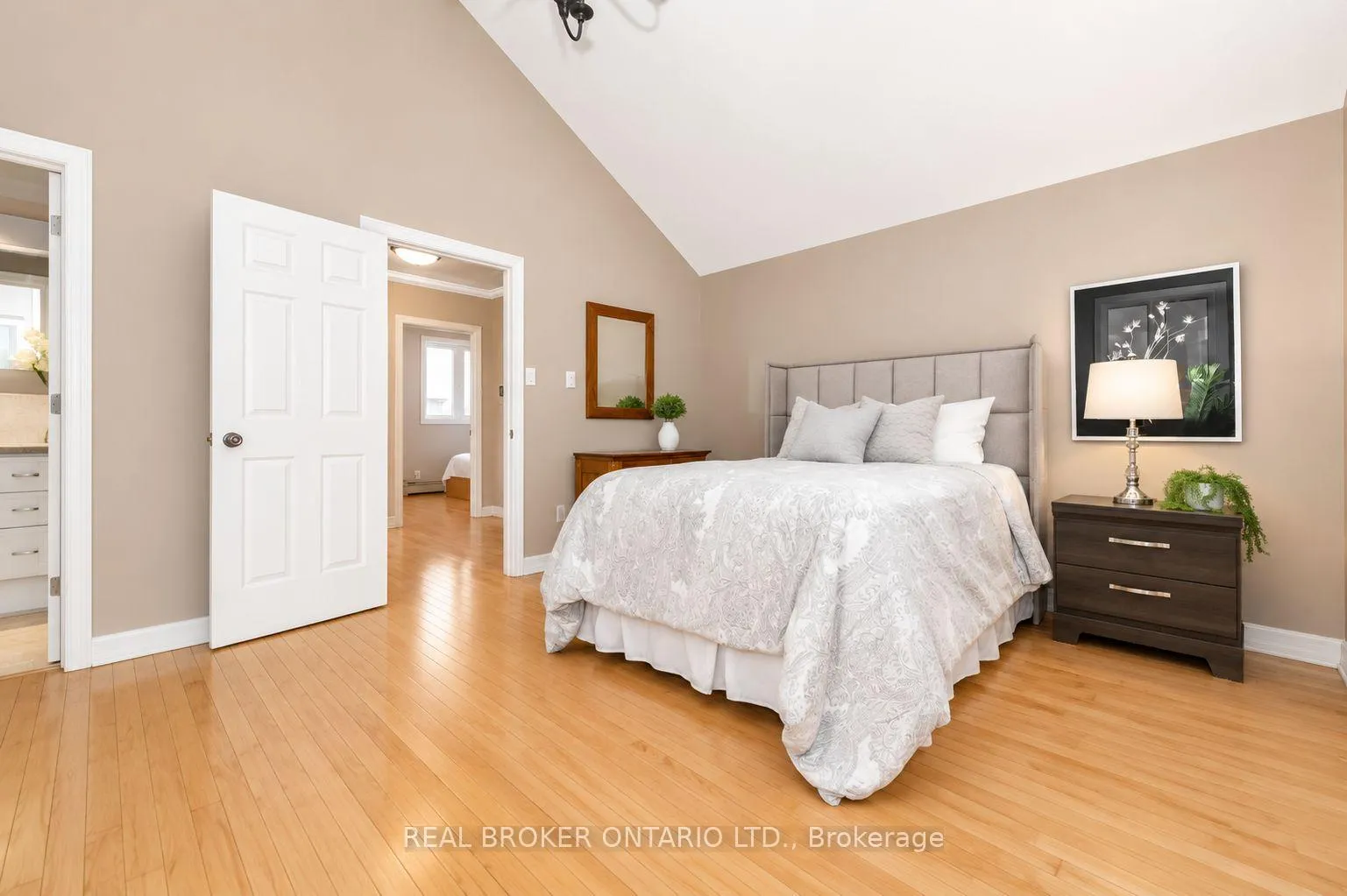 Photo 14 of 9 Graham Avenue, Ottawa, Ottawa East — HOMEH