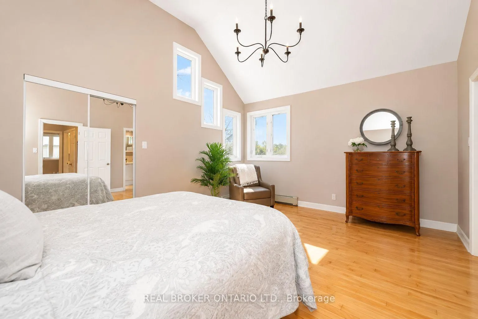 Photo 16 of 9 Graham Avenue, Ottawa, Ottawa East — HOMEH