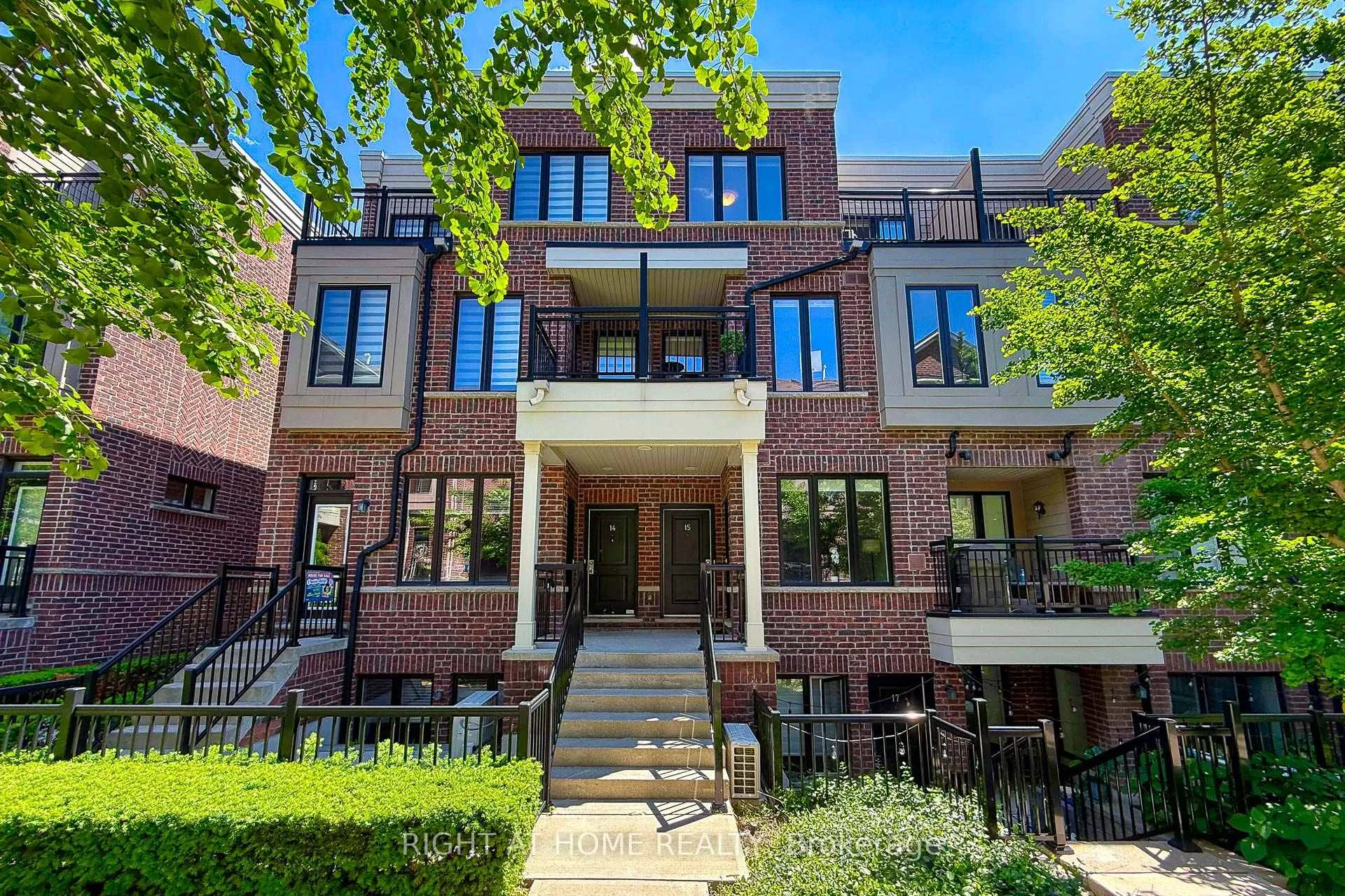 Photo 1 of Unit 15, 10 Carnation Avenue, Etobicoke, Long Branch — HOMEH