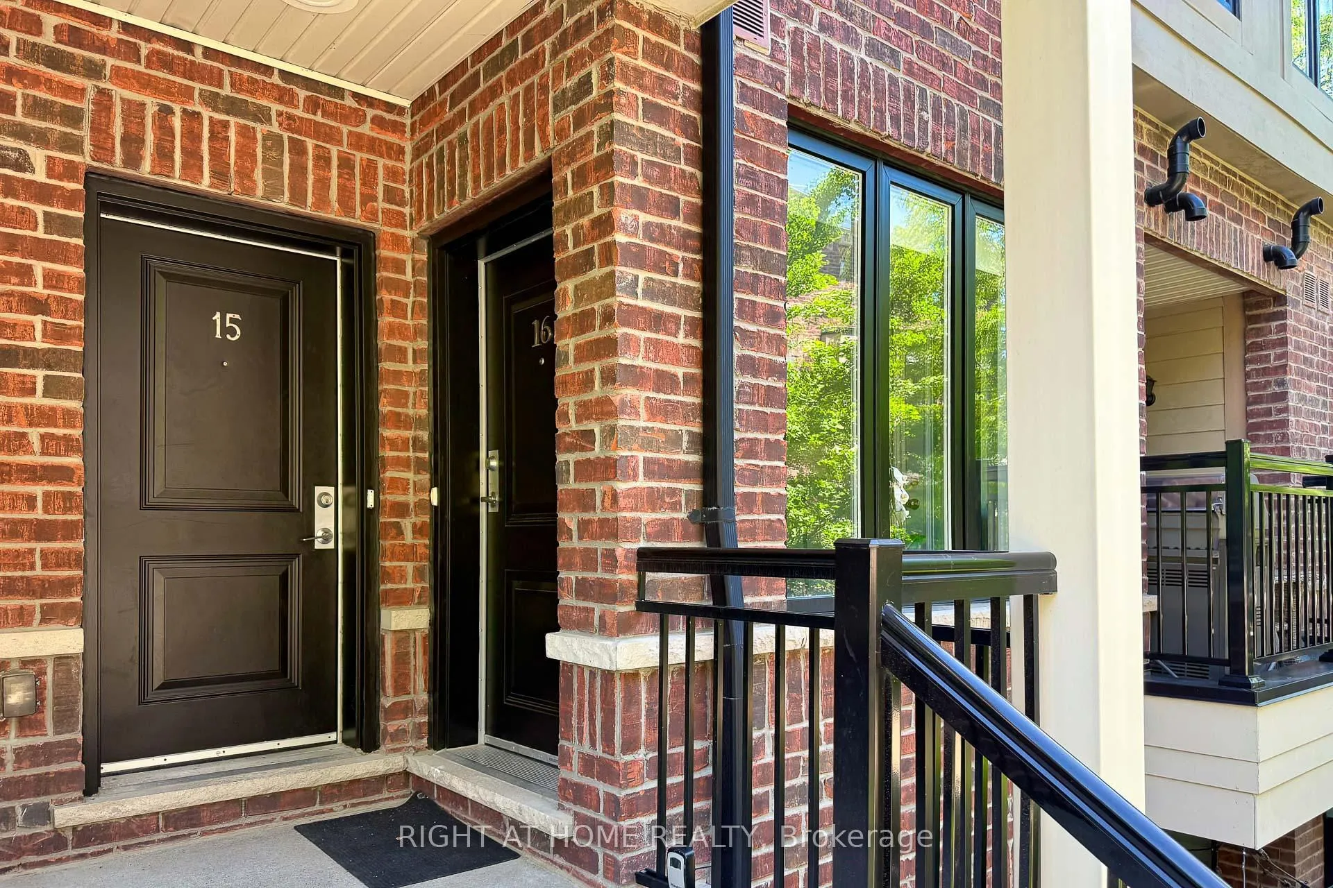 Photo 2 of Unit 15, 10 Carnation Avenue, Etobicoke, Long Branch — HOMEH