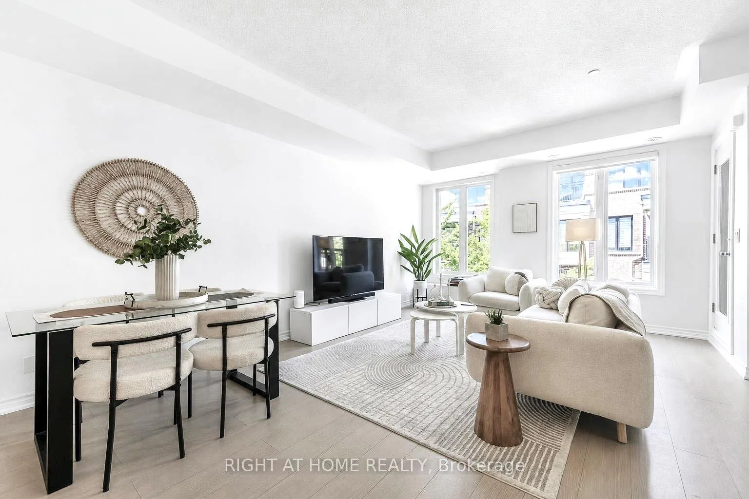 Photo 6 of Unit 15, 10 Carnation Avenue, Etobicoke, Long Branch — HOMEH