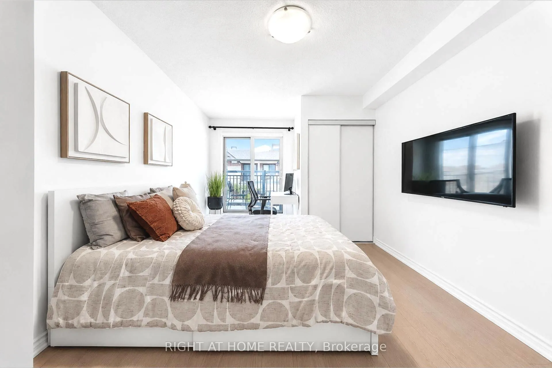 Photo 18 of Unit 15, 10 Carnation Avenue, Etobicoke, Long Branch — HOMEH