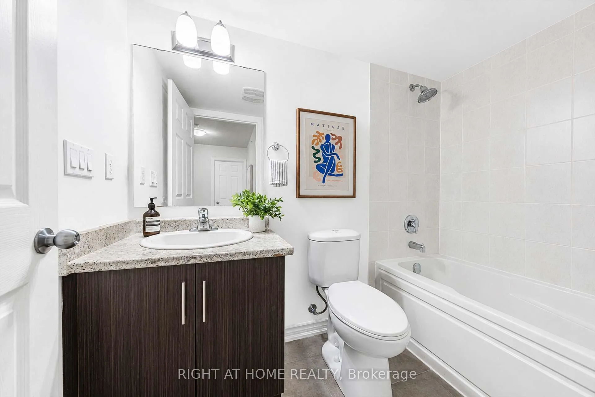 Photo 27 of Unit 15, 10 Carnation Avenue, Etobicoke, Long Branch — HOMEH