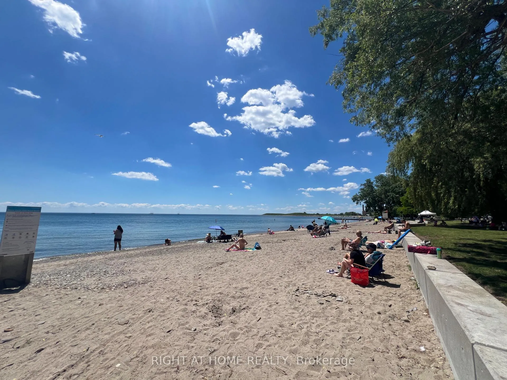 Photo 33 of Unit 15, 10 Carnation Avenue, Etobicoke, Long Branch — HOMEH