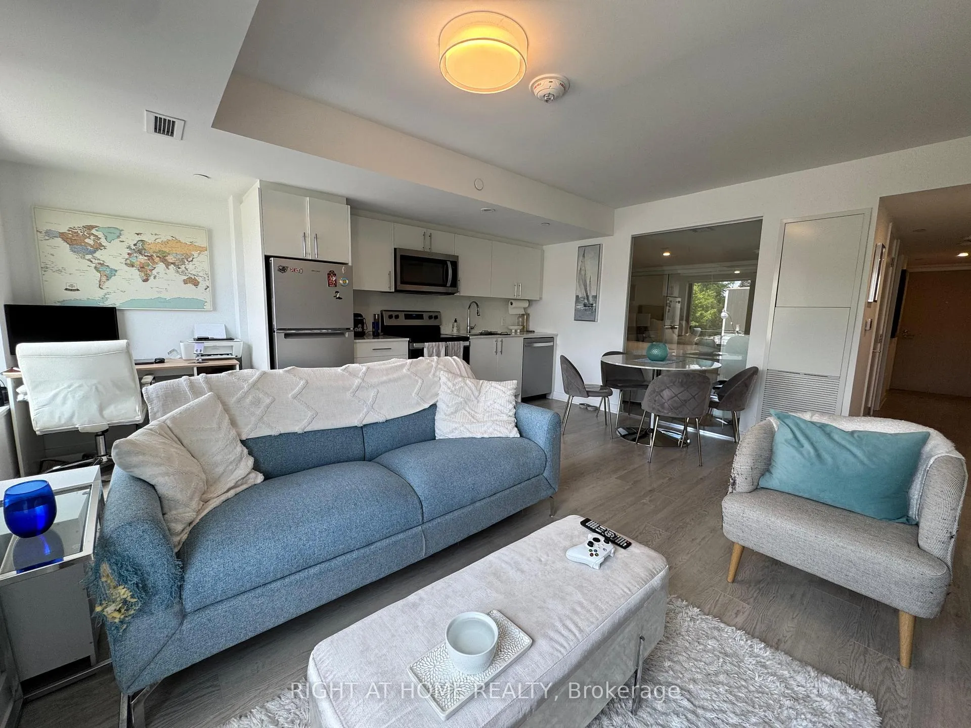 Photo 4 of Unit 310, 3 Strathgowan Avenue, Toronto, Lawrence Park South — HOMEH