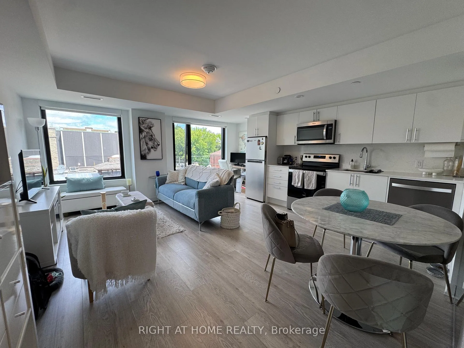 Photo 7 of Unit 310, 3 Strathgowan Avenue, Toronto, Lawrence Park South — HOMEH