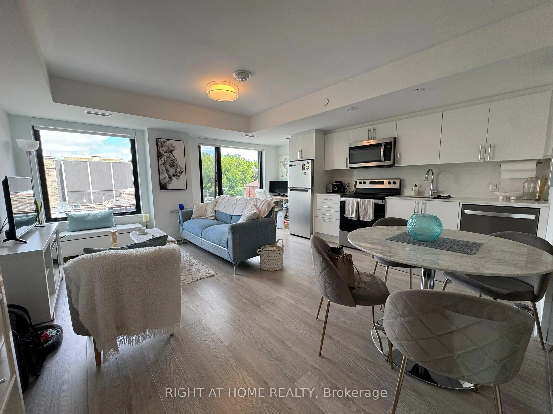 Photo 8 of Unit 310, 3 Strathgowan Avenue, Toronto, Lawrence Park South — HOMEH