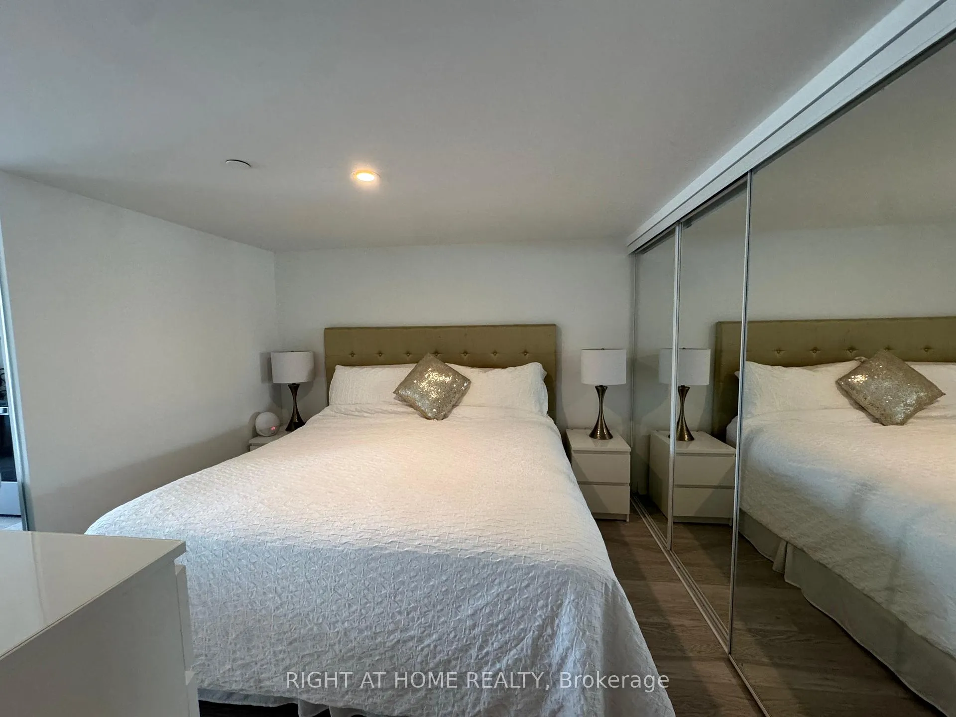 Photo 9 of Unit 310, 3 Strathgowan Avenue, Toronto, Lawrence Park South — HOMEH