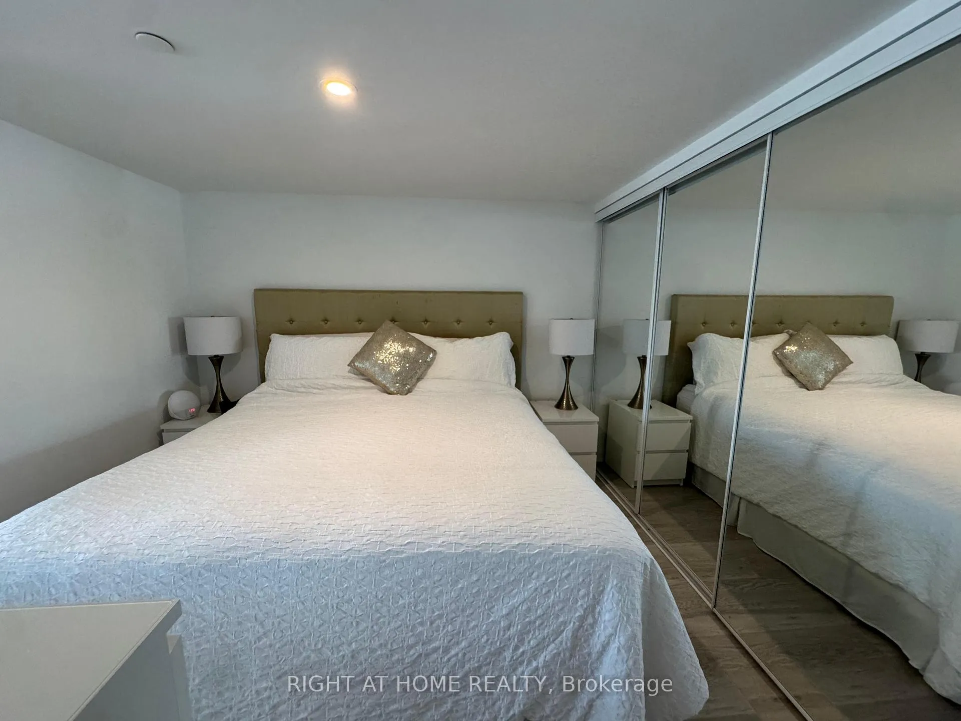 Photo 10 of Unit 310, 3 Strathgowan Avenue, Toronto, Lawrence Park South — HOMEH