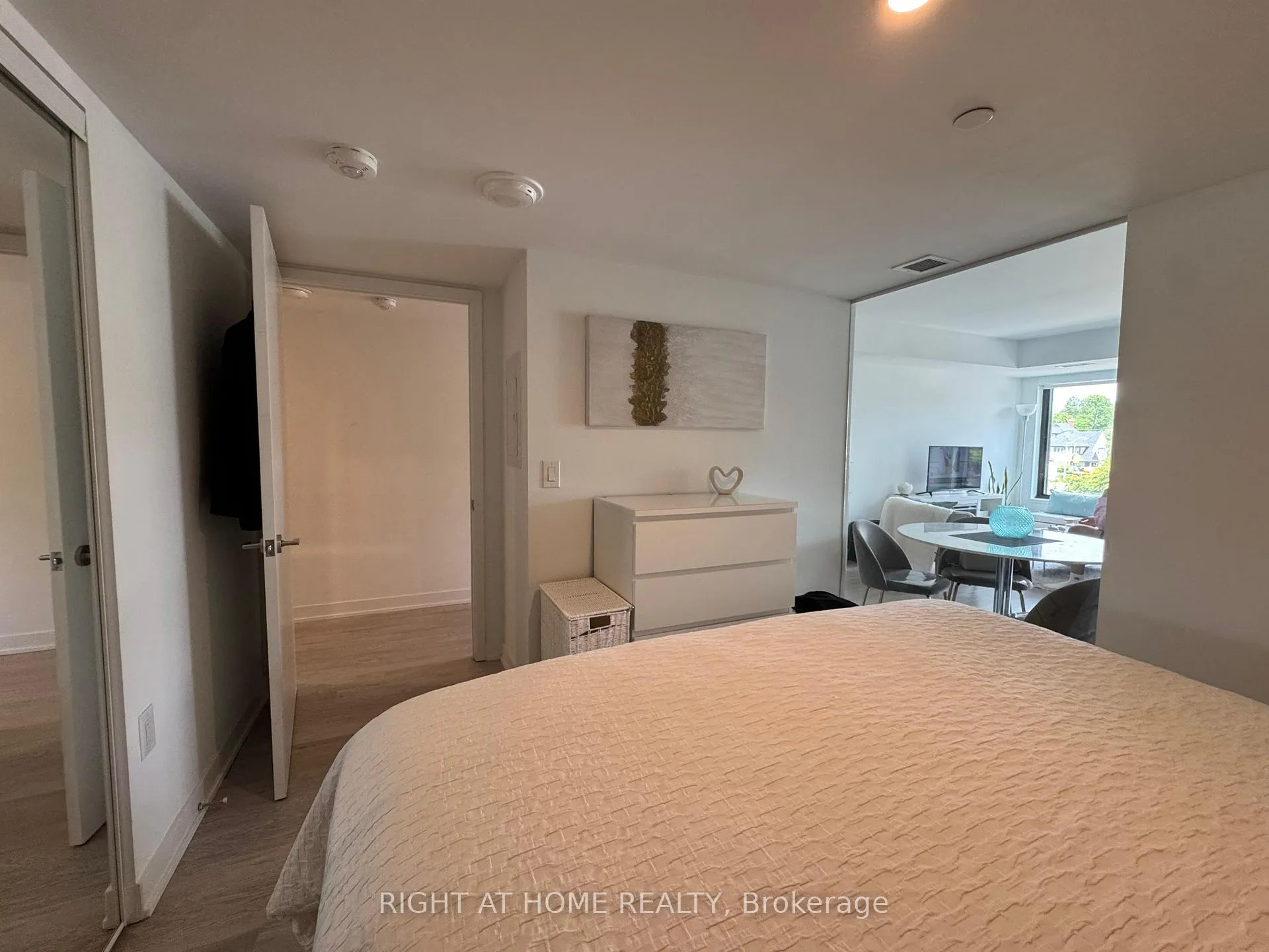 Photo 11 of Unit 310, 3 Strathgowan Avenue, Toronto, Lawrence Park South — HOMEH