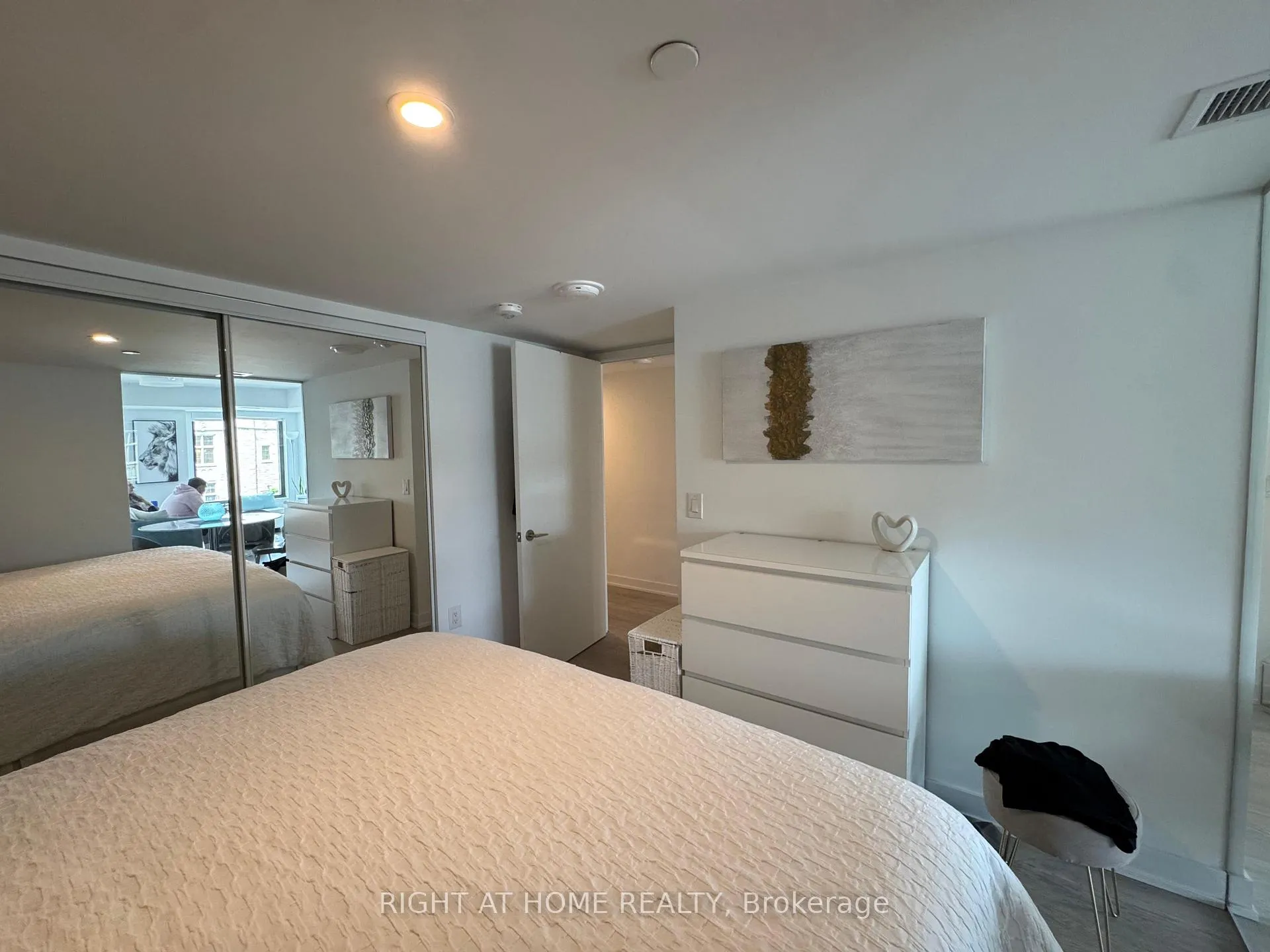 Photo 14 of Unit 310, 3 Strathgowan Avenue, Toronto, Lawrence Park South — HOMEH