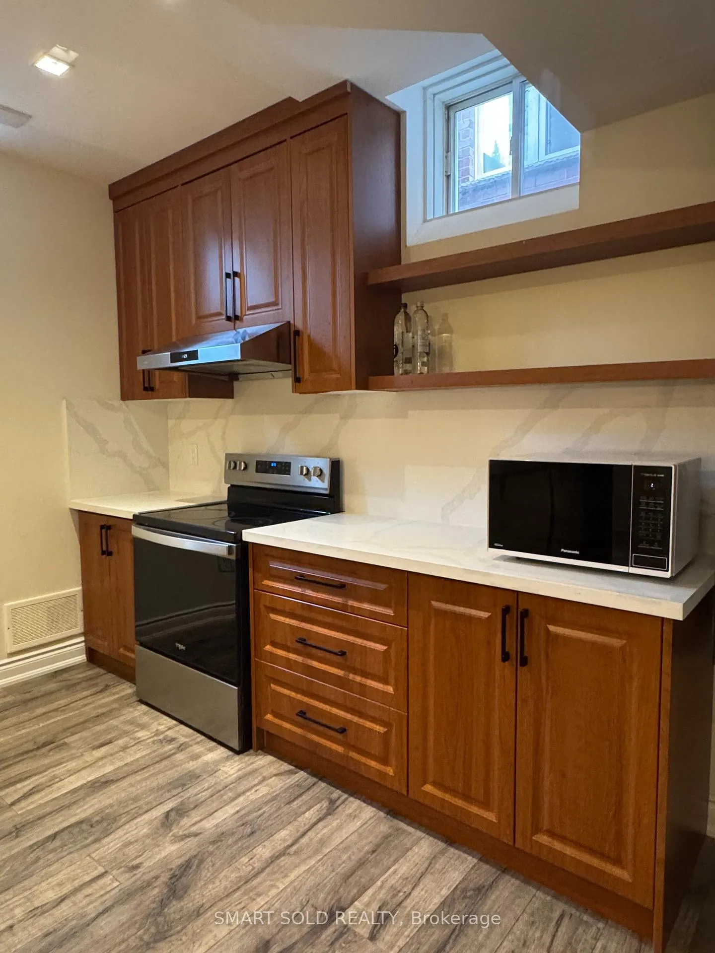 Photo 3 of 2374 Robmar Drive, Oakville, Joshua Creek — HOMEH
