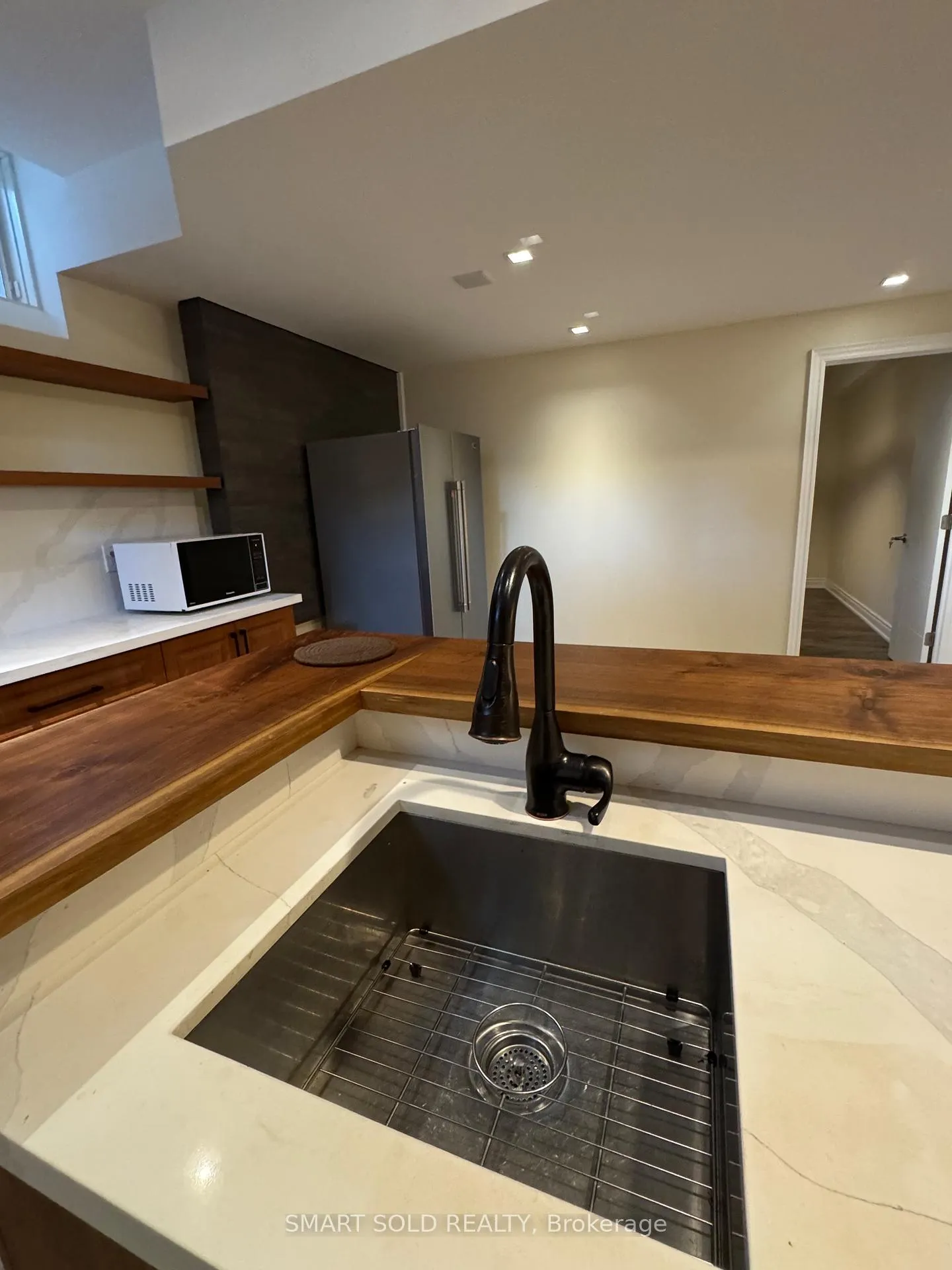 Photo 4 of 2374 Robmar Drive, Oakville, Joshua Creek — HOMEH
