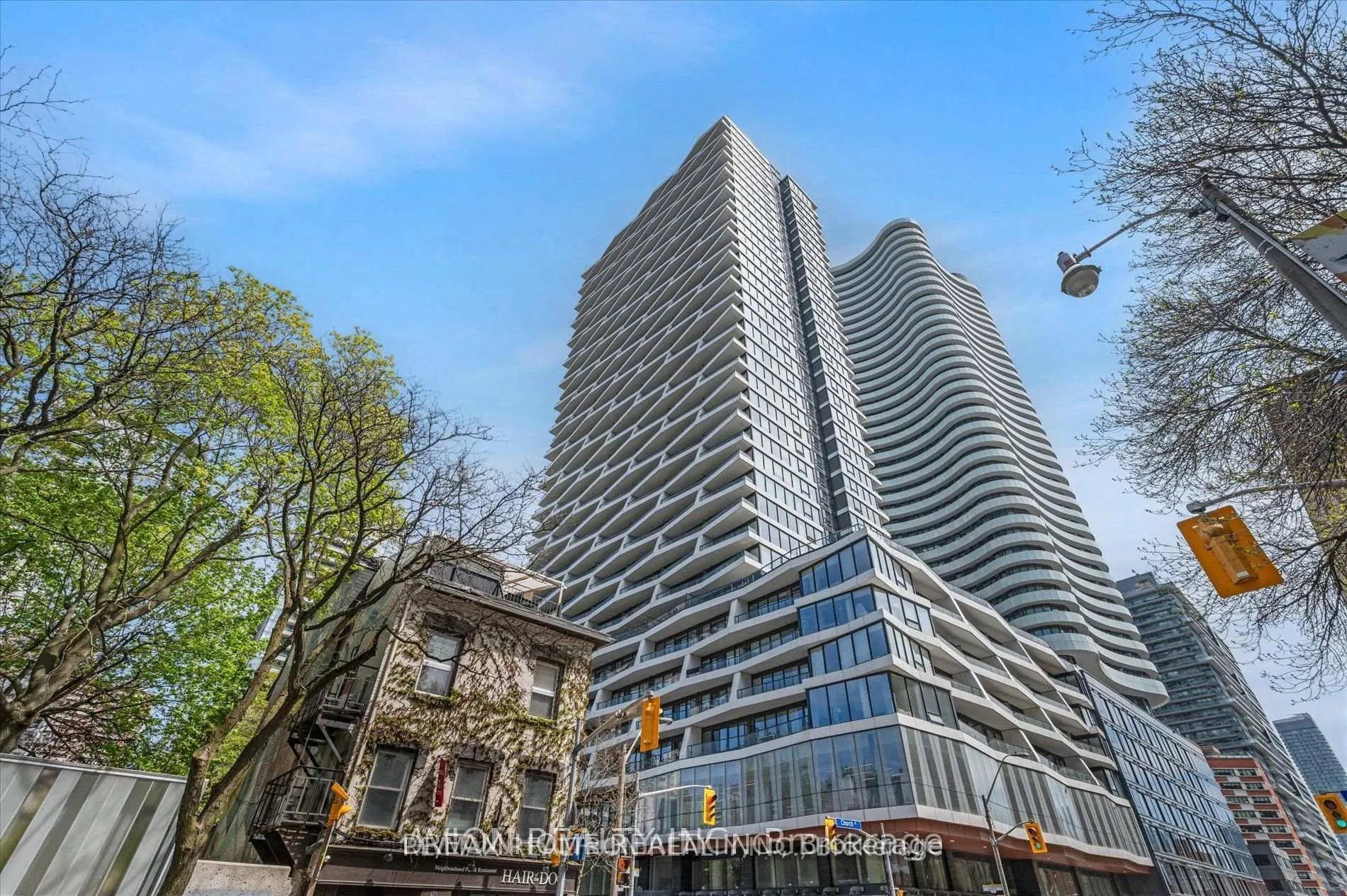 Front of Unit 1016, 85 Wood Street