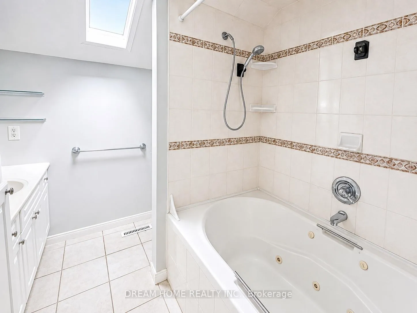 Photo 12 of Unit Main Floor, 26 Arlene Crescent, Scarborough, Bendale — HOMEH