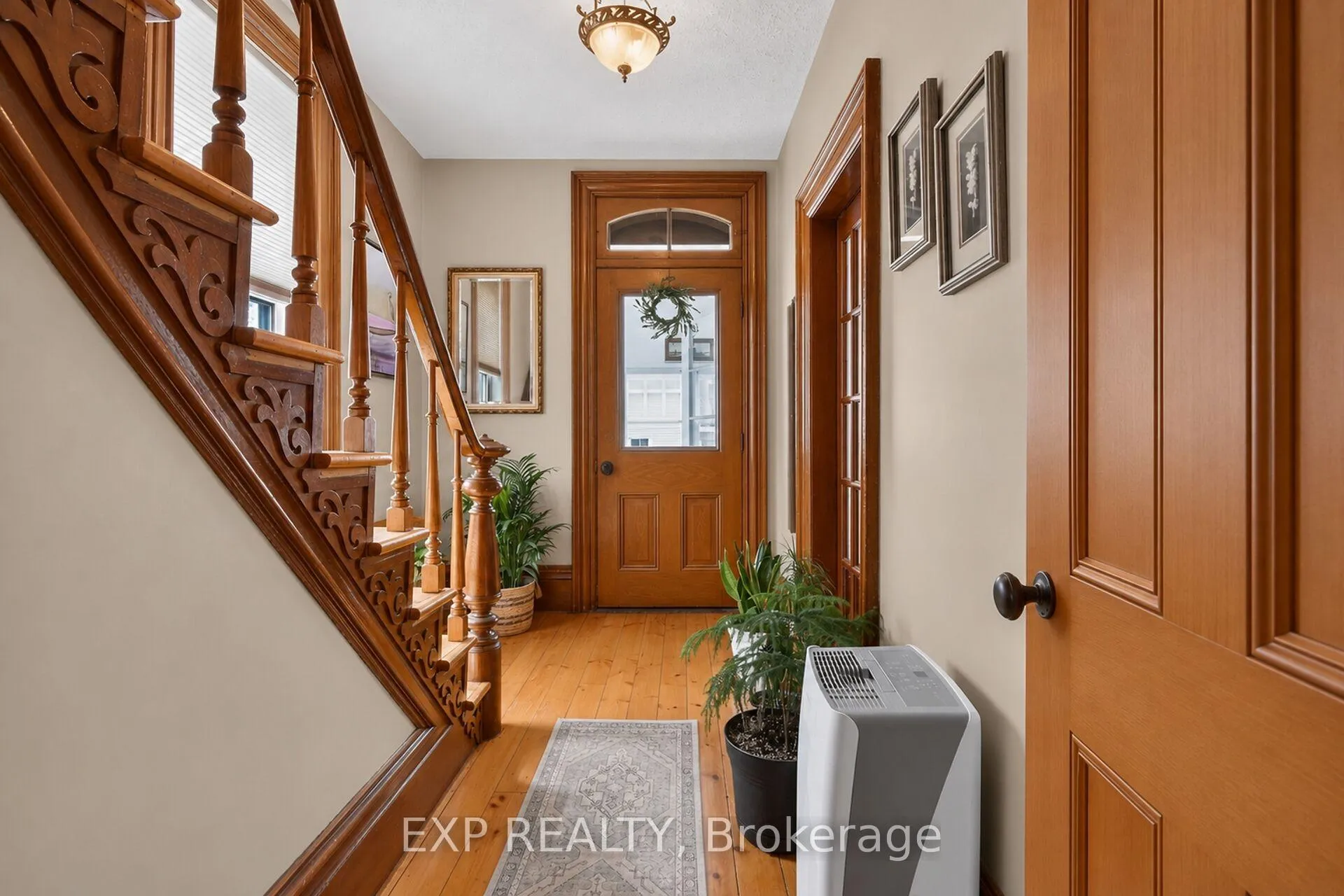 Photo 5 of 82 Munro Street, Carleton Place, Carleton Place — HOMEH