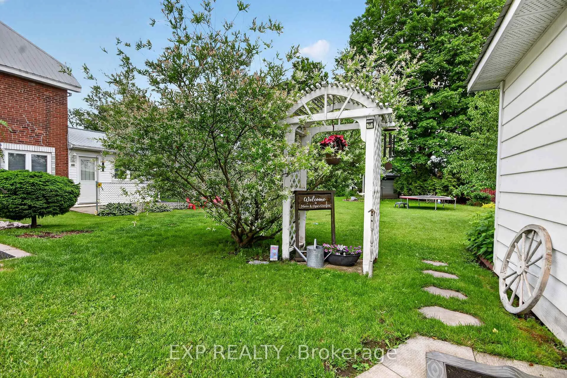 Photo 38 of 82 Munro Street, Carleton Place, Carleton Place — HOMEH