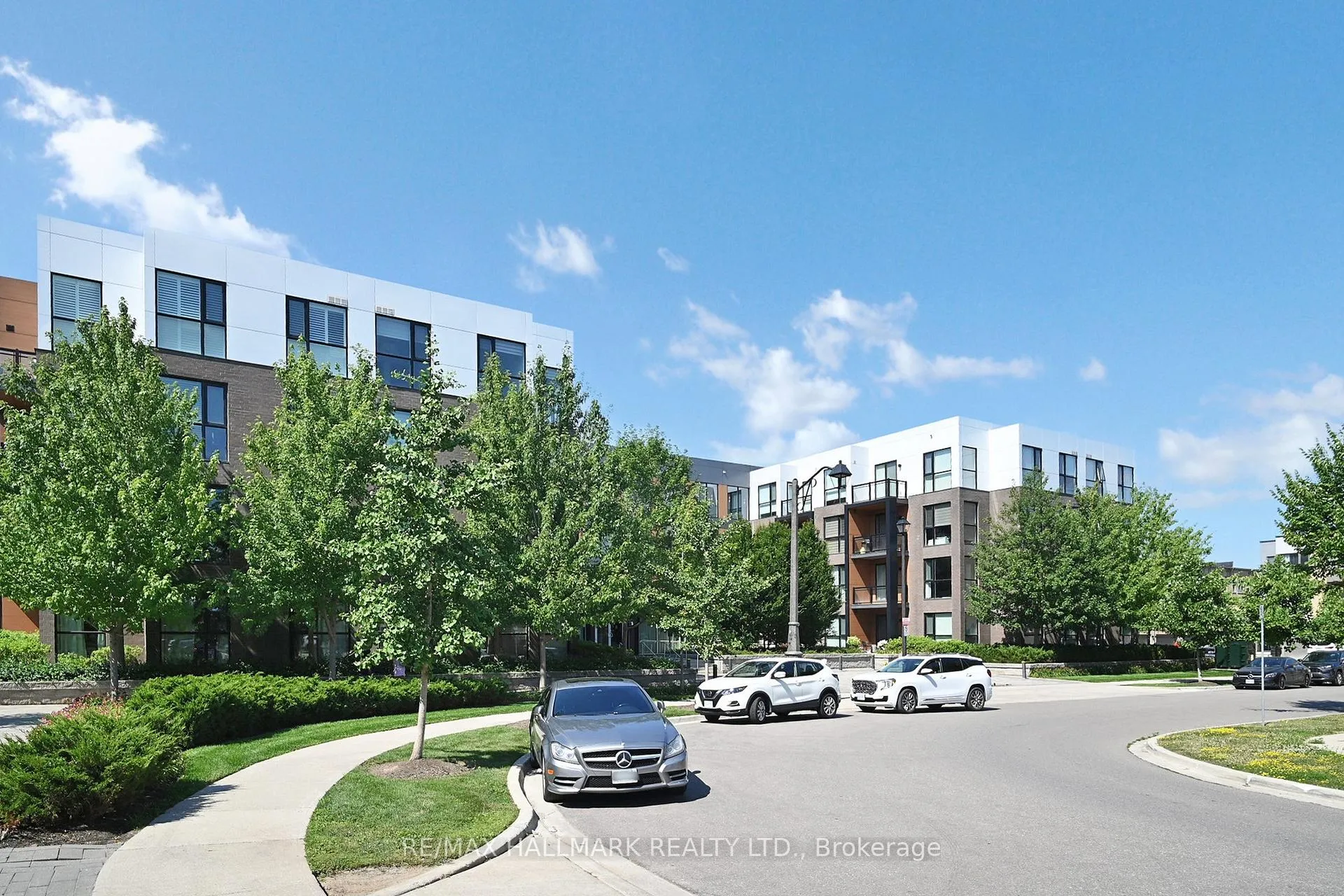 Front of Unit 416, 150 Sabina Drive