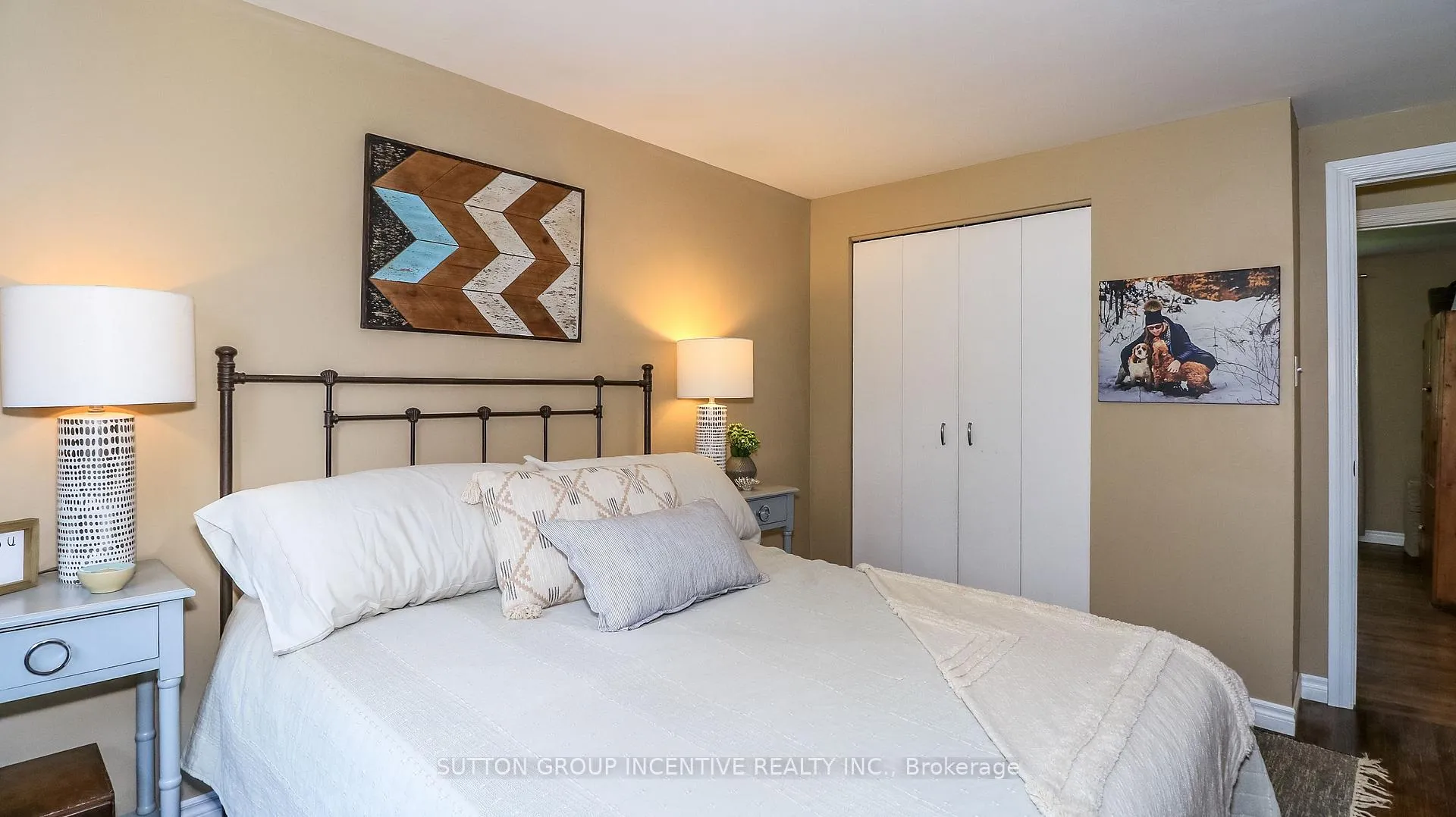 Photo 11 of 18 Jill's Court, Barrie, Grove East — HOMEH