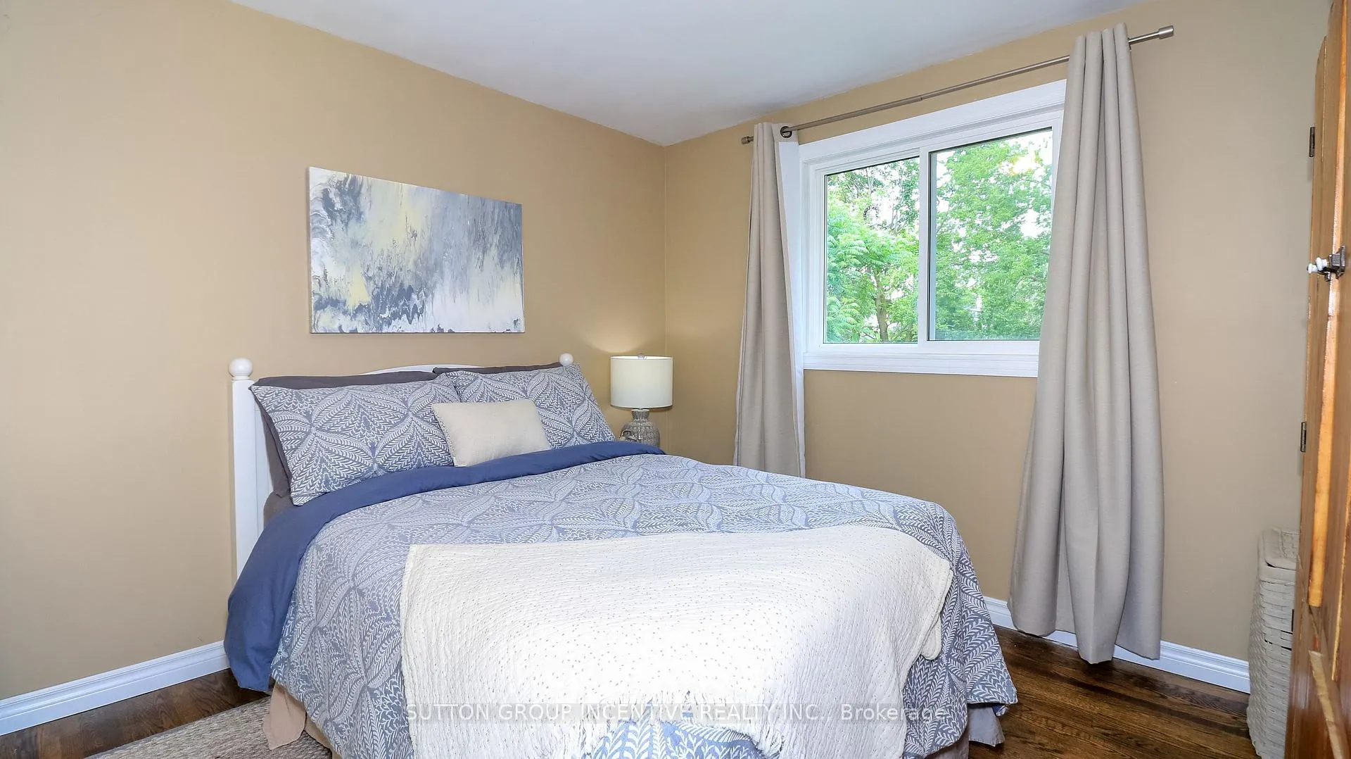 Photo 14 of 18 Jill's Court, Barrie, Grove East — HOMEH
