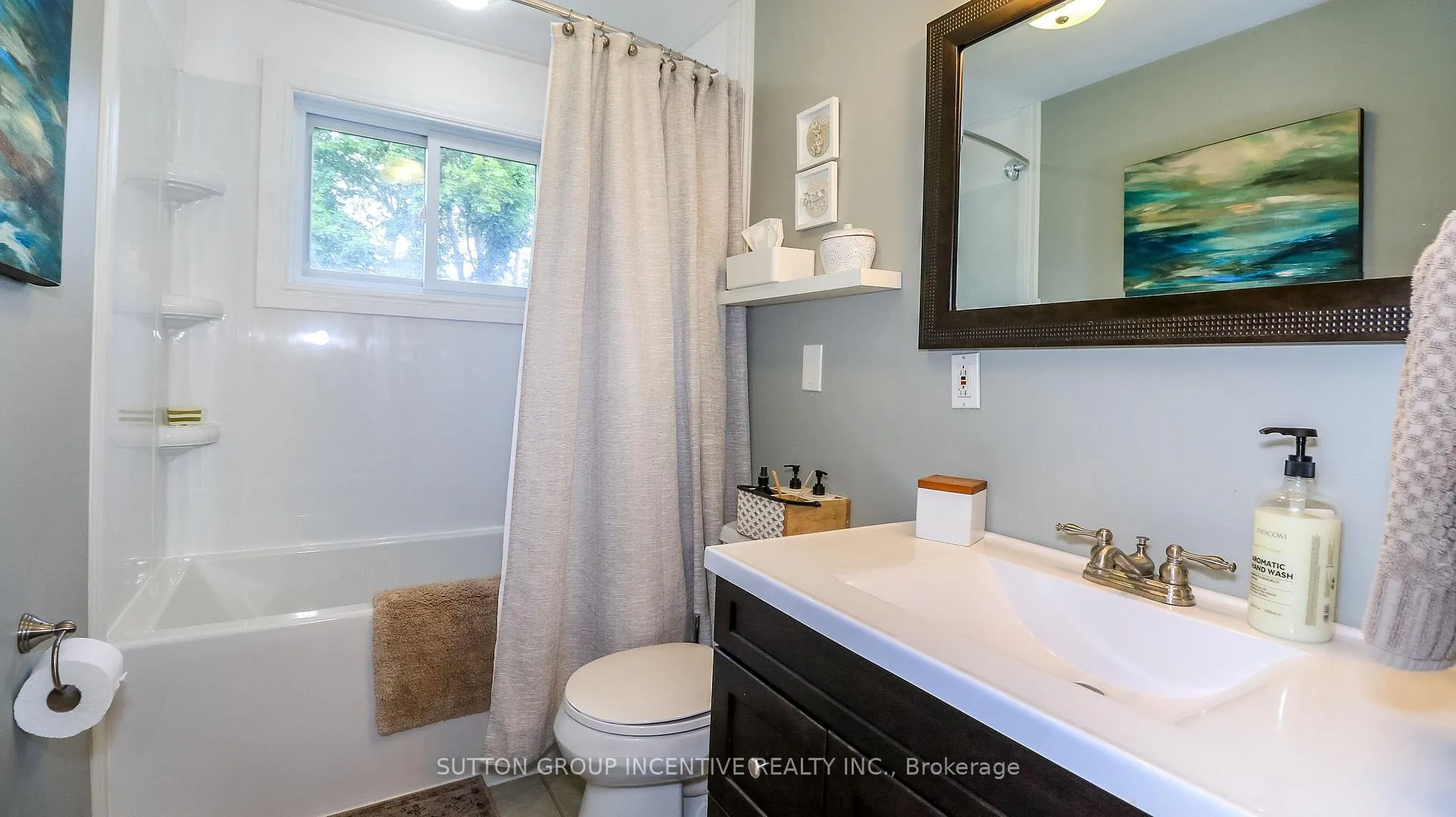 Photo 16 of 18 Jill's Court, Barrie, Grove East — HOMEH