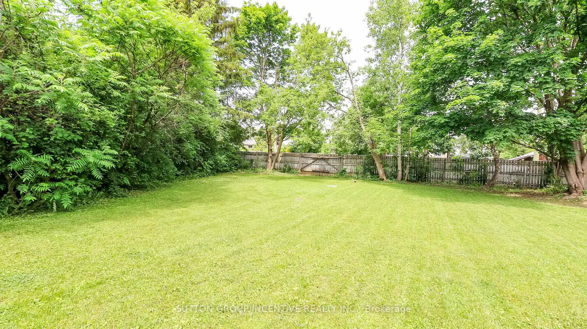 Photo 27 of 18 Jill's Court, Barrie, Grove East — HOMEH