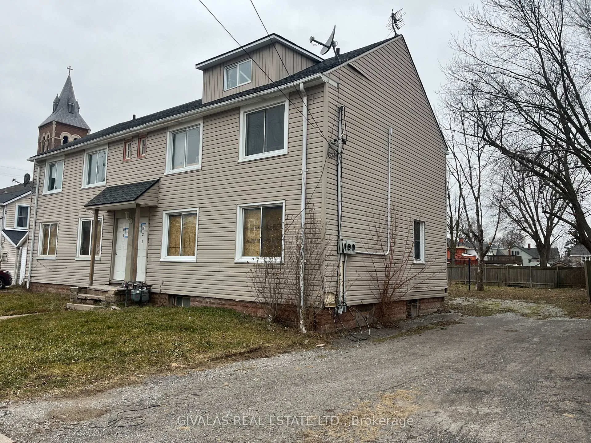 Photo 2 of 14 Asher Street, Welland, Welland Downtown — HOMEH