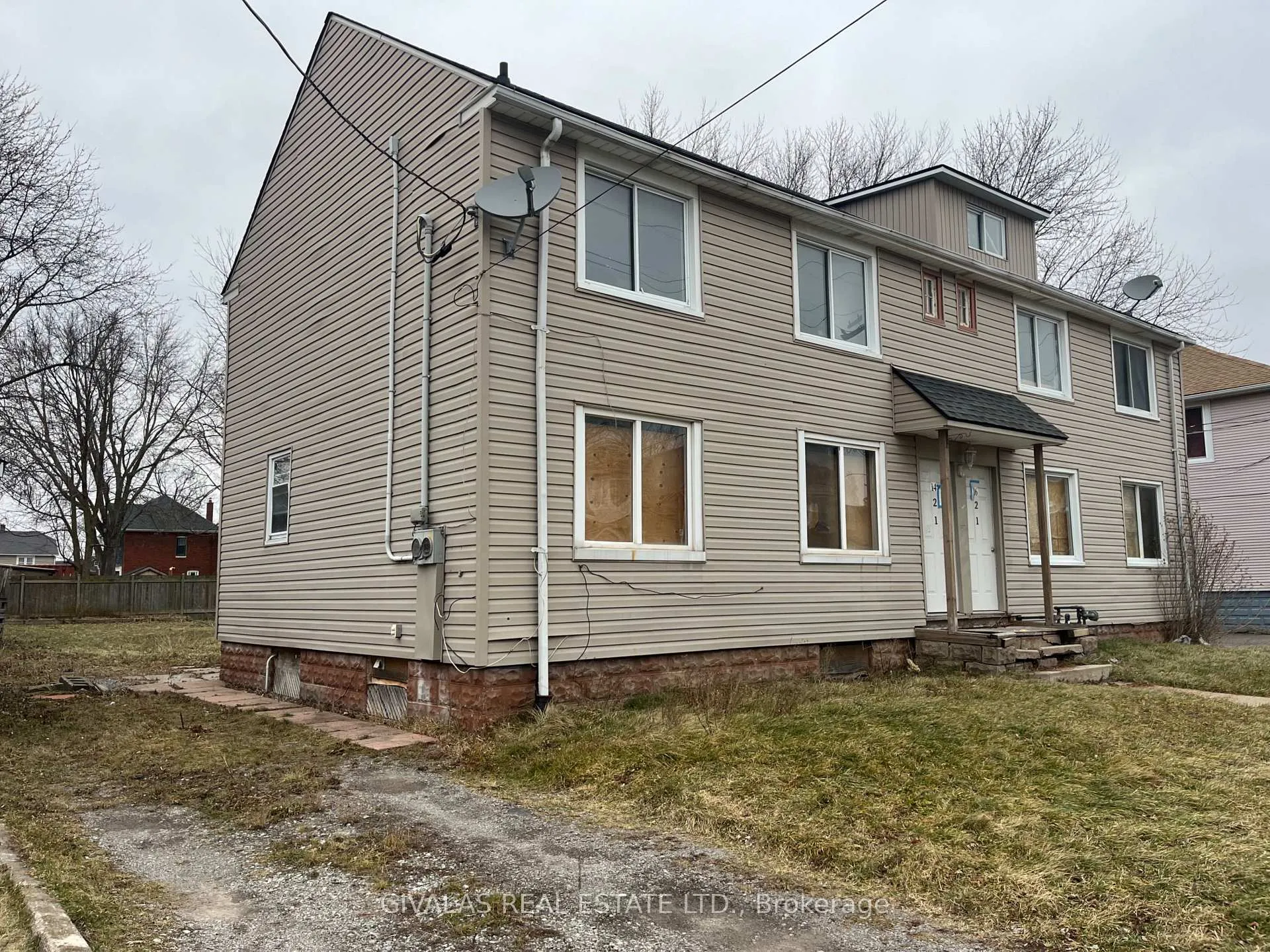 Photo 3 of 14 Asher Street, Welland, Welland Downtown — HOMEH