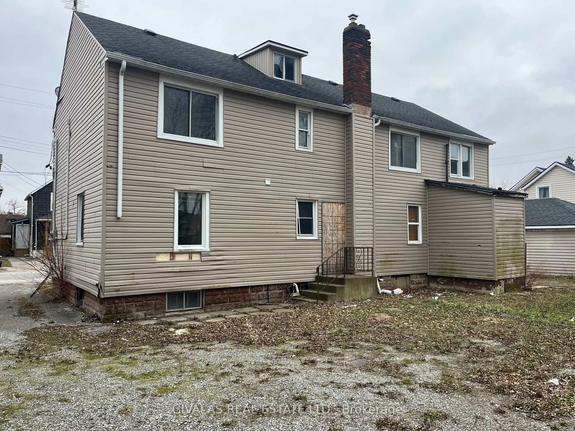 Photo 5 of 14 Asher Street, Welland, Welland Downtown — HOMEH