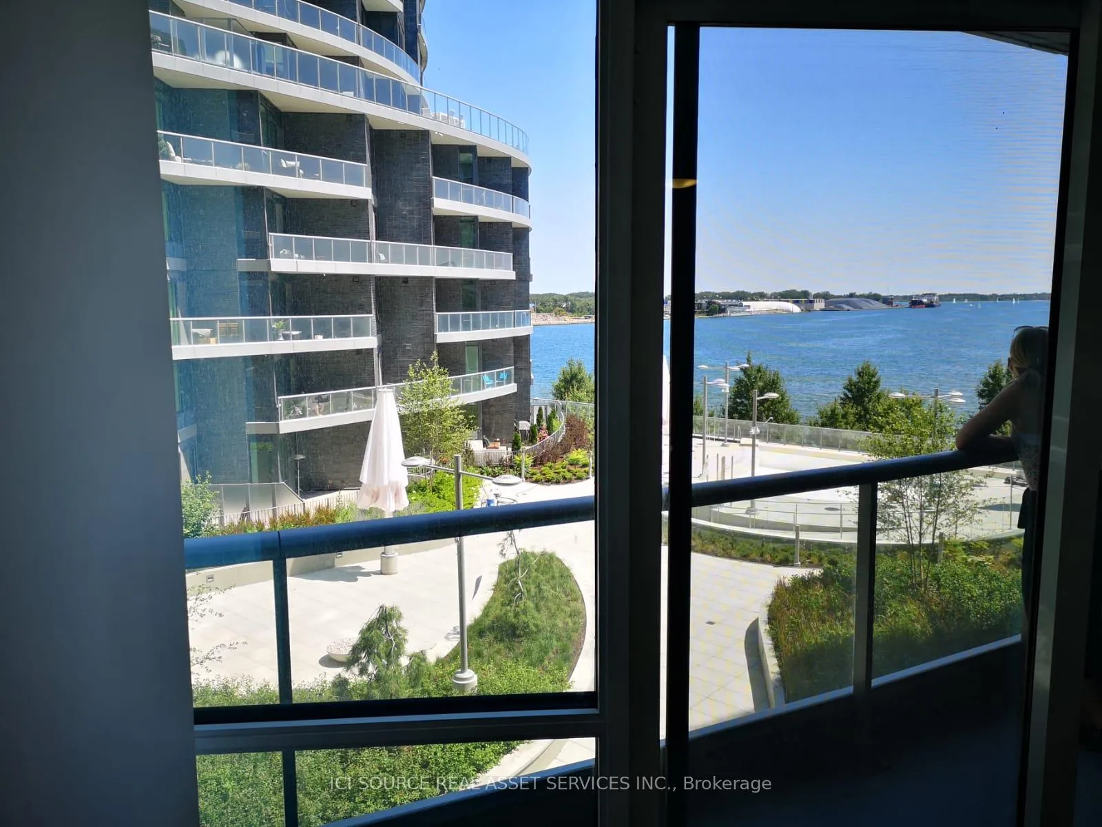 Photo 3 of Unit 407, 1 Edgewater Drive, Toronto, Waterfront Communities — HOMEH