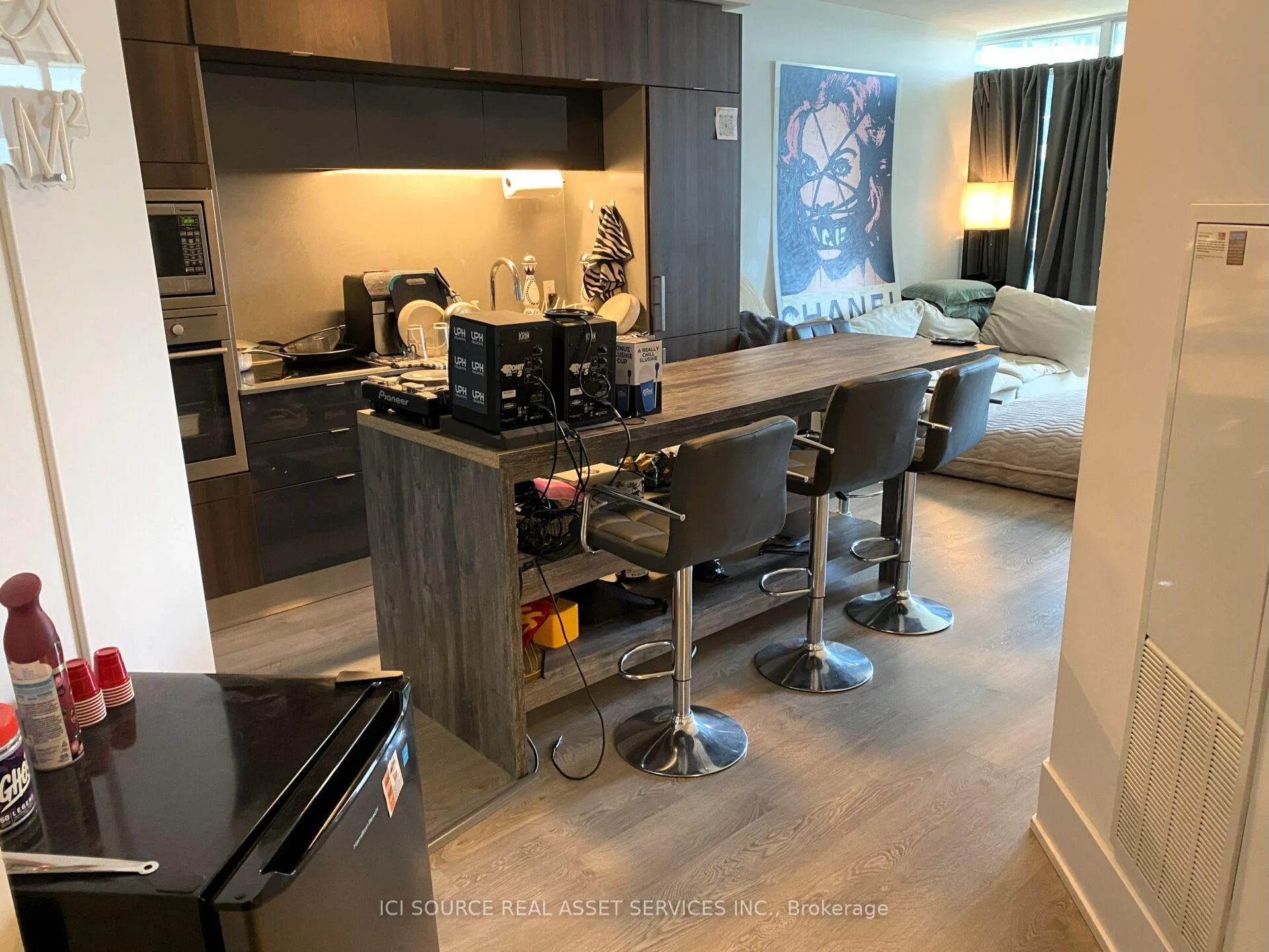 Photo 4 of Unit 407, 1 Edgewater Drive, Toronto, Waterfront Communities — HOMEH