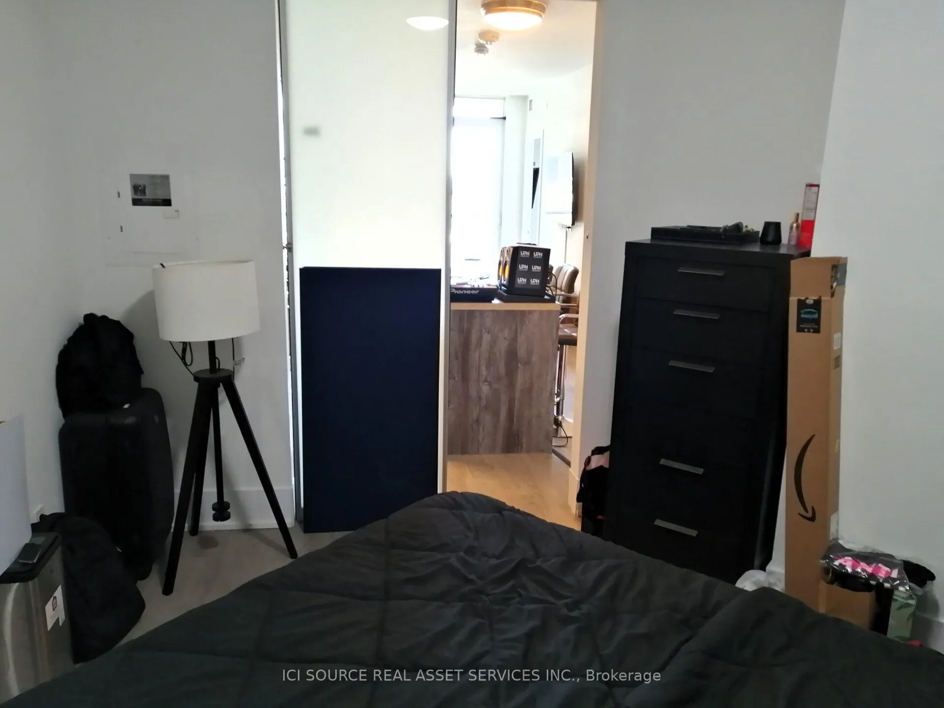 Photo 8 of Unit 407, 1 Edgewater Drive, Toronto, Waterfront Communities — HOMEH