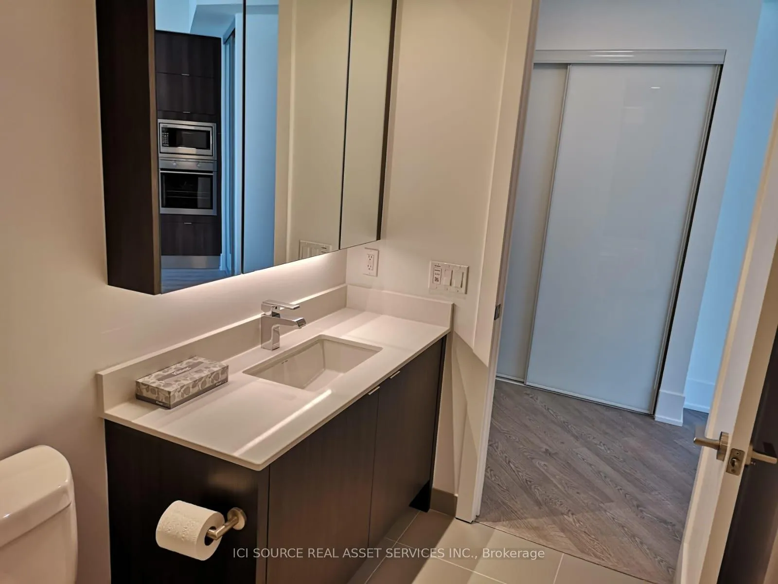 Photo 10 of Unit 407, 1 Edgewater Drive, Toronto, Waterfront Communities — HOMEH