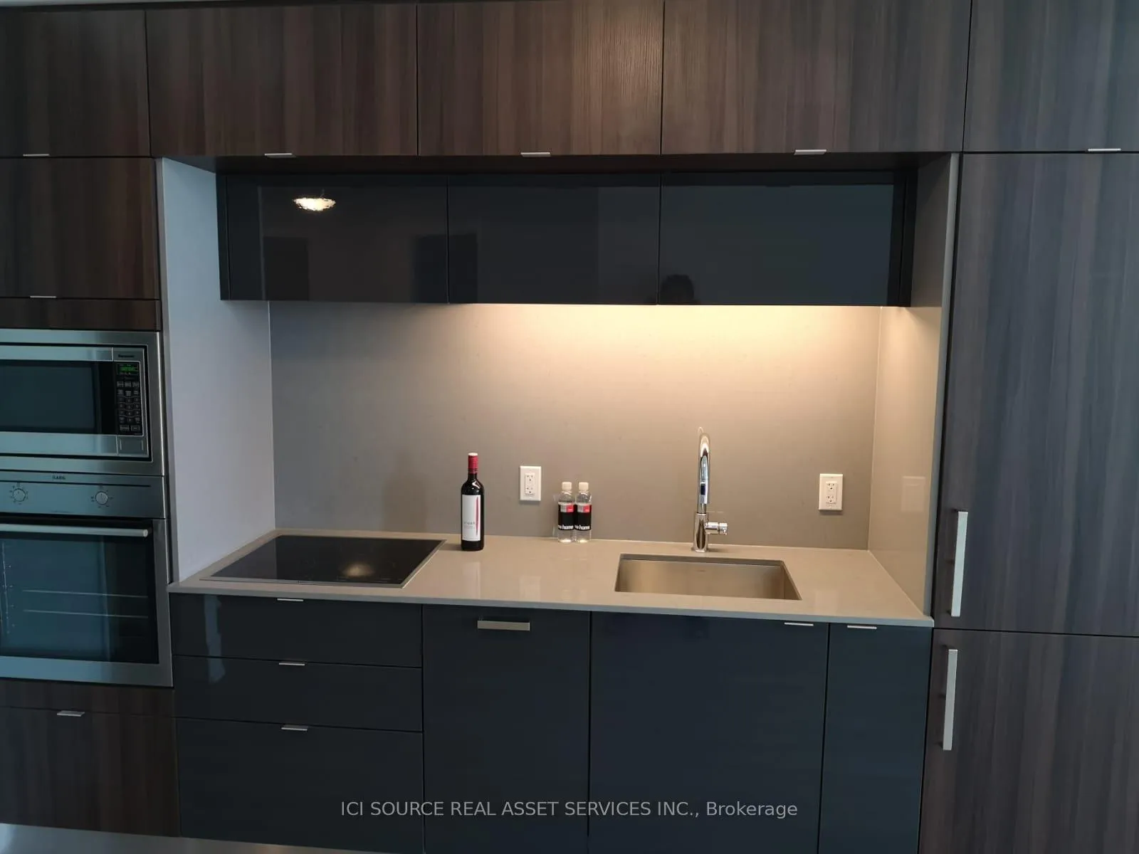 Photo 11 of Unit 407, 1 Edgewater Drive, Toronto, Waterfront Communities — HOMEH