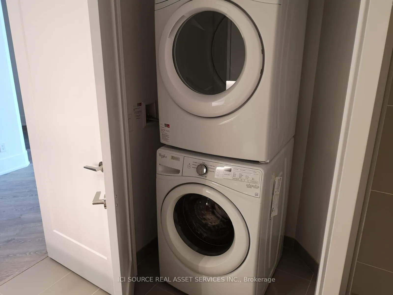 Photo 16 of Unit 407, 1 Edgewater Drive, Toronto, Waterfront Communities — HOMEH