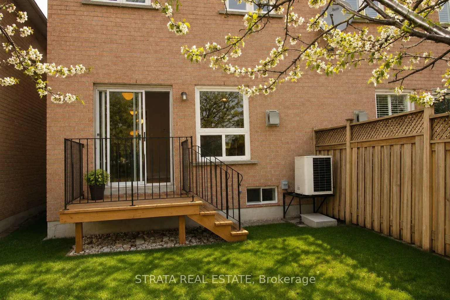 Photo 9 of 29 Tumbleweed Court, Vaughan, East Woodbridge — HOMEH