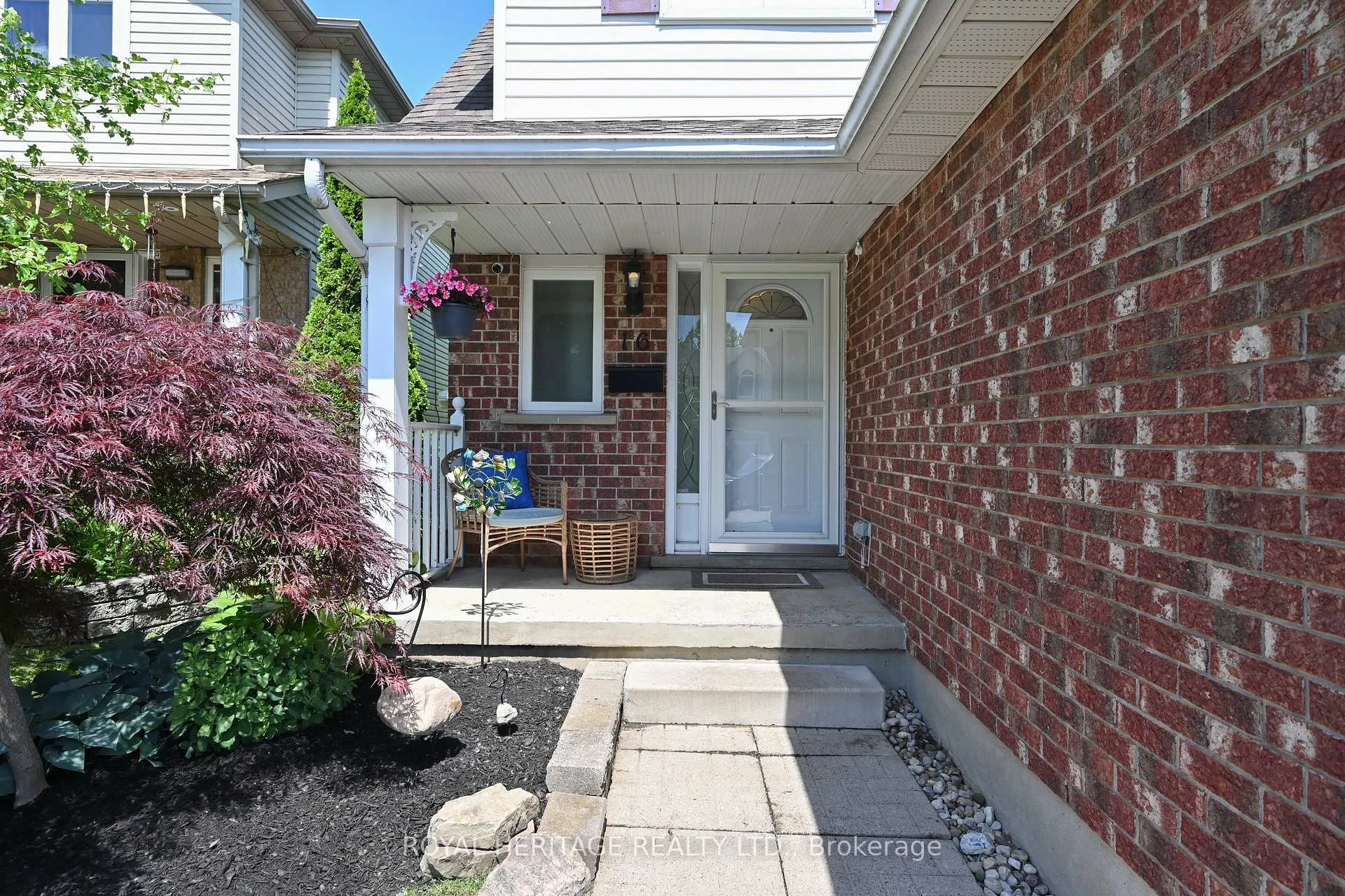 Photo 3 of 16 Dawn Ridge Drive NE, Kitchener — HOMEH