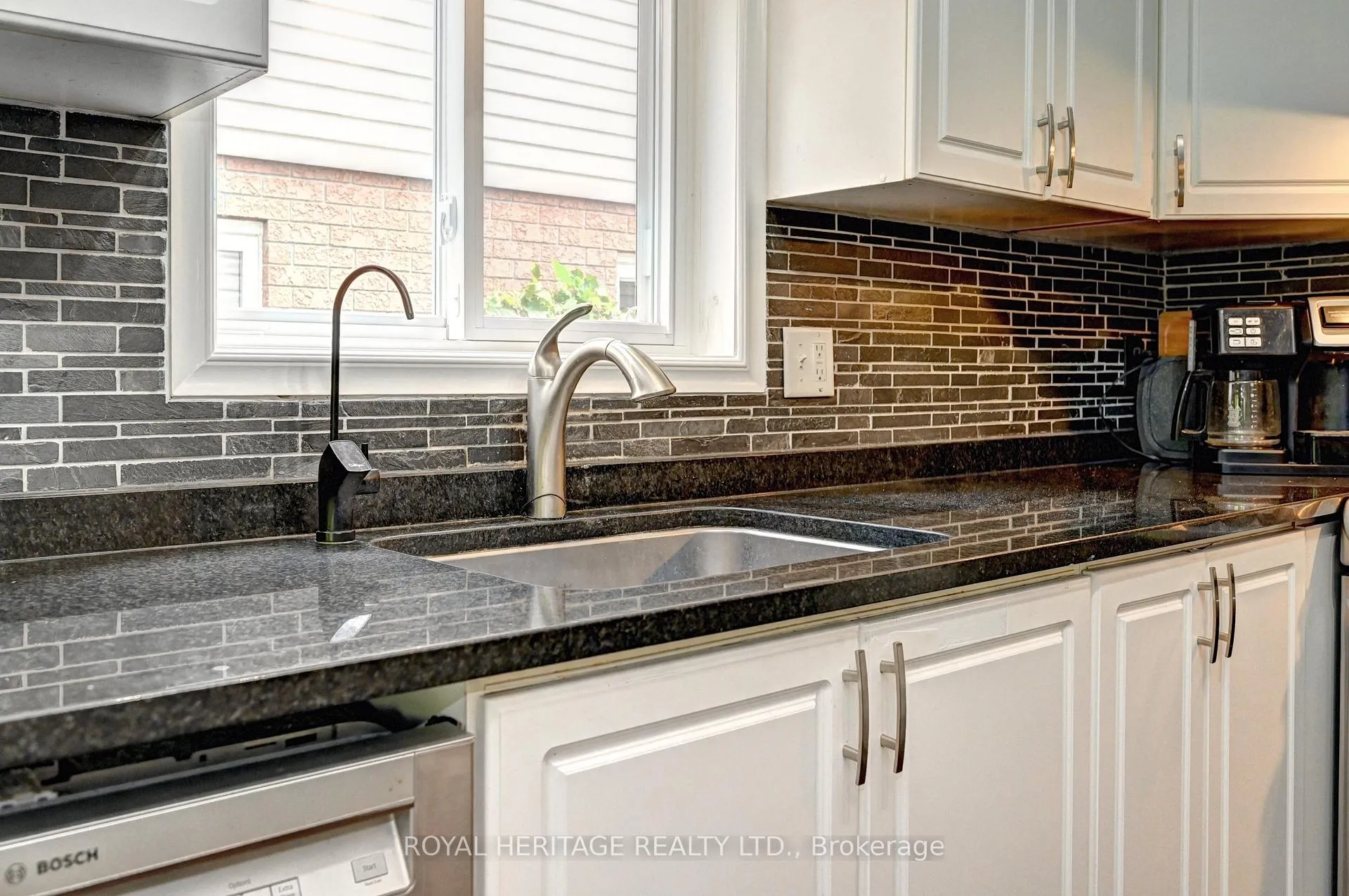 Photo 10 of 16 Dawn Ridge Drive NE, Kitchener — HOMEH