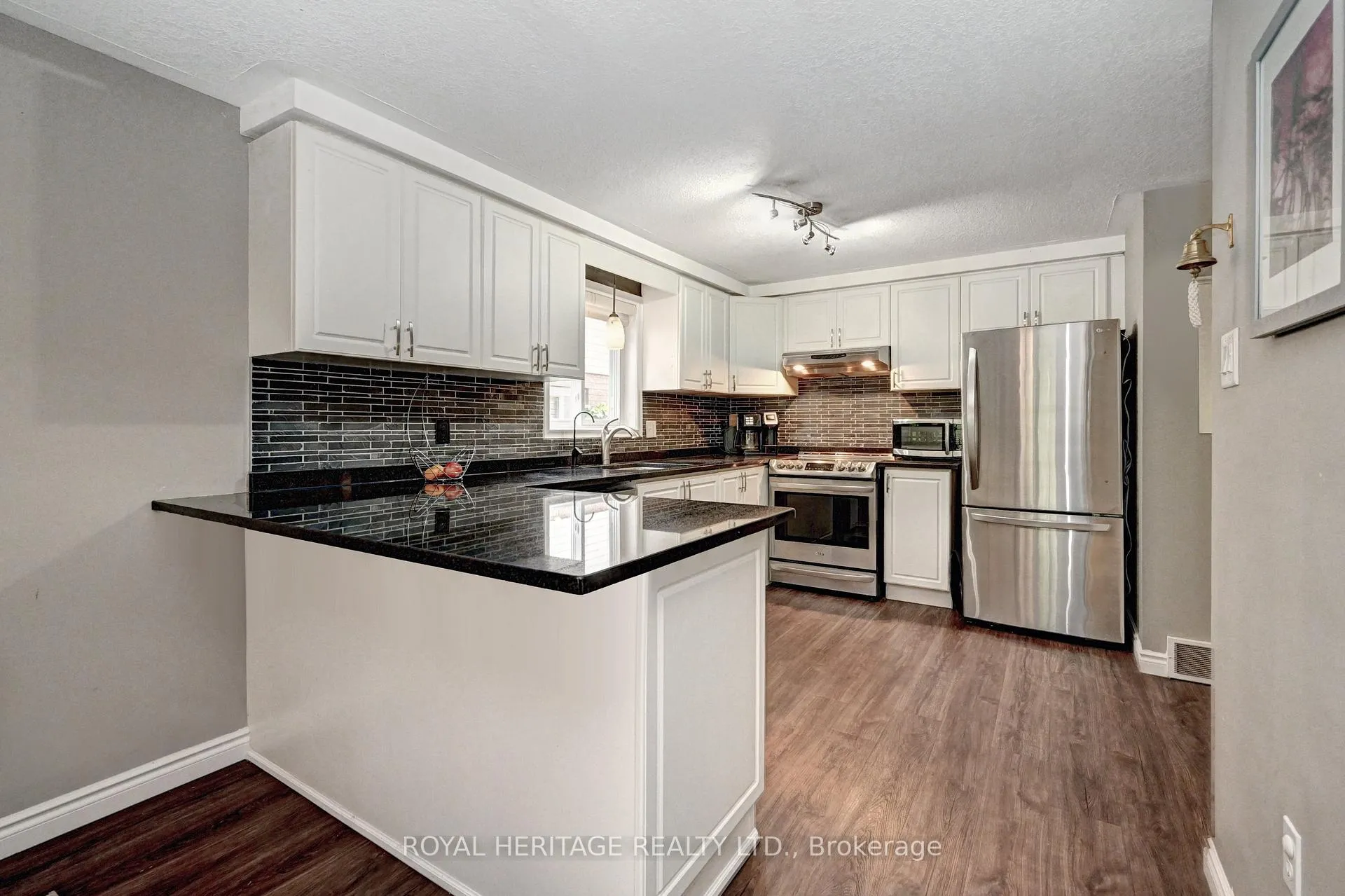 Photo 12 of 16 Dawn Ridge Drive NE, Kitchener — HOMEH