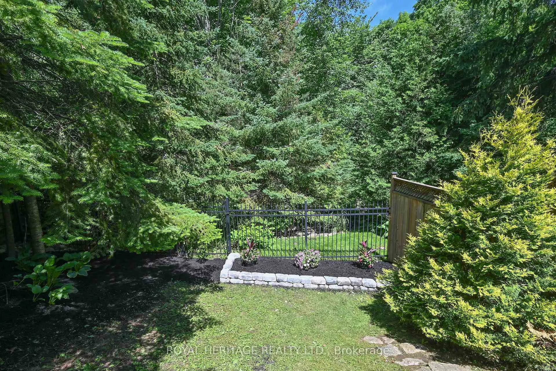 Photo 35 of 16 Dawn Ridge Drive NE, Kitchener — HOMEH