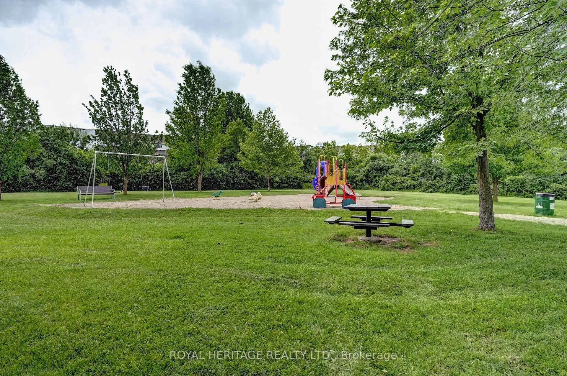 Photo 37 of 16 Dawn Ridge Drive NE, Kitchener — HOMEH