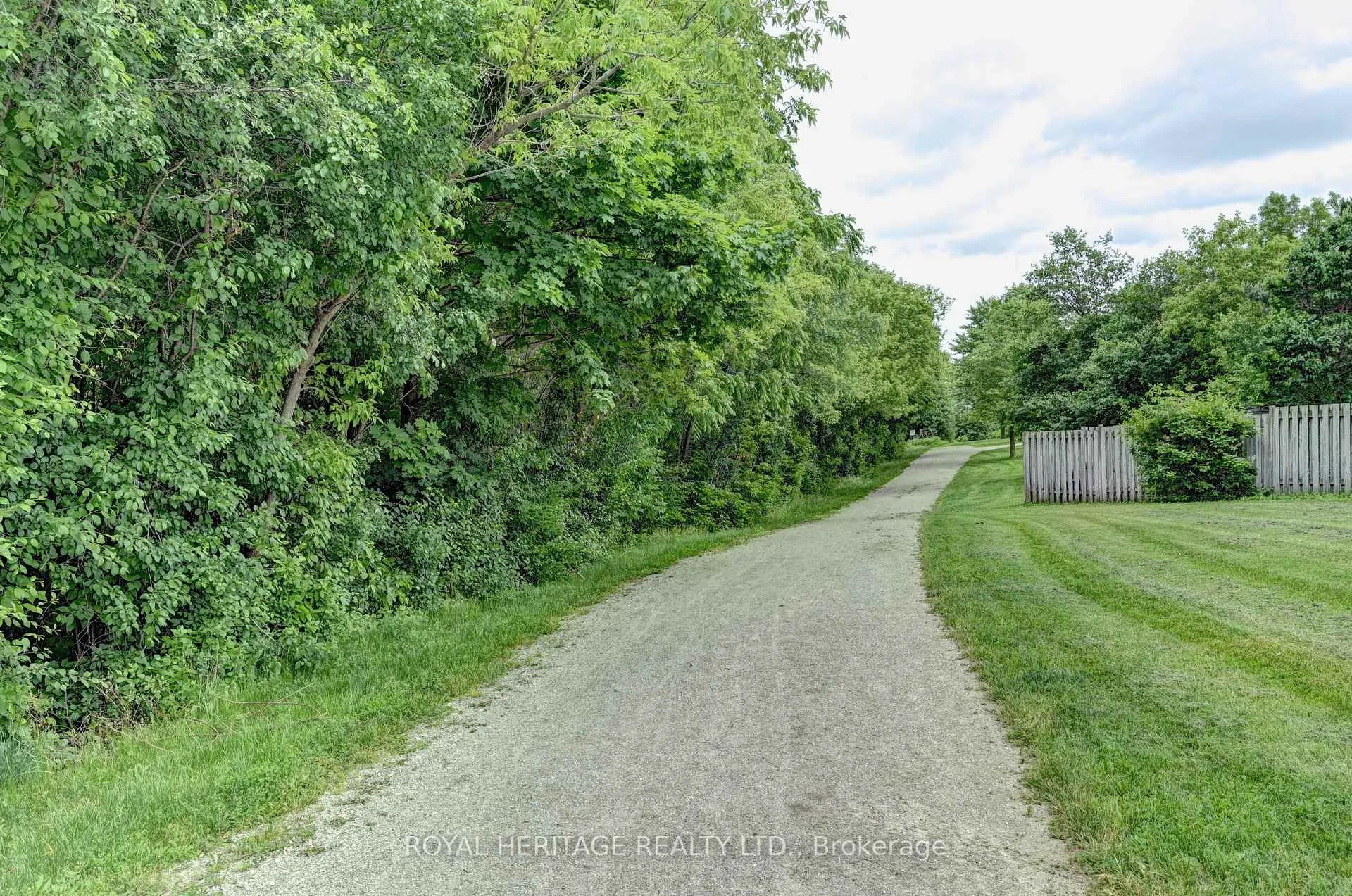 Photo 38 of 16 Dawn Ridge Drive NE, Kitchener — HOMEH
