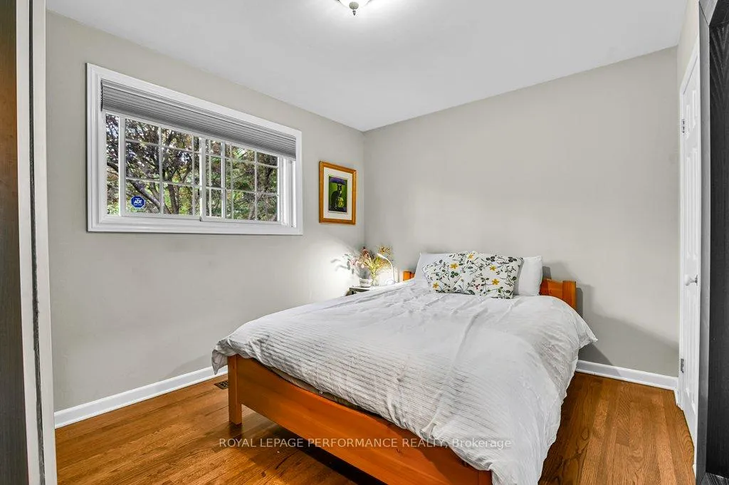 Photo 14 of 943 Arkell Street, Ottawa, Queensway Terrace North — HOMEH