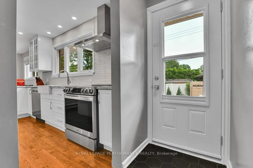 Photo 16 of 943 Arkell Street, Ottawa, Queensway Terrace North — HOMEH