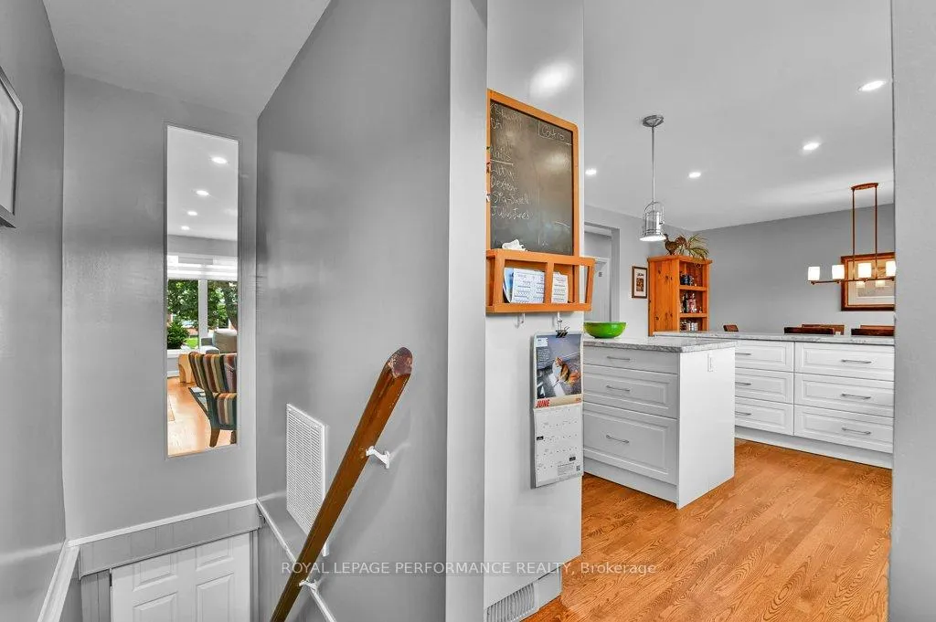 Photo 17 of 943 Arkell Street, Ottawa, Queensway Terrace North — HOMEH