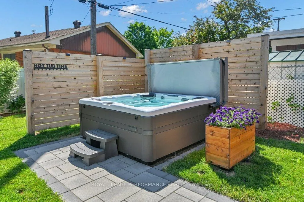Photo 34 of 943 Arkell Street, Ottawa, Queensway Terrace North — HOMEH