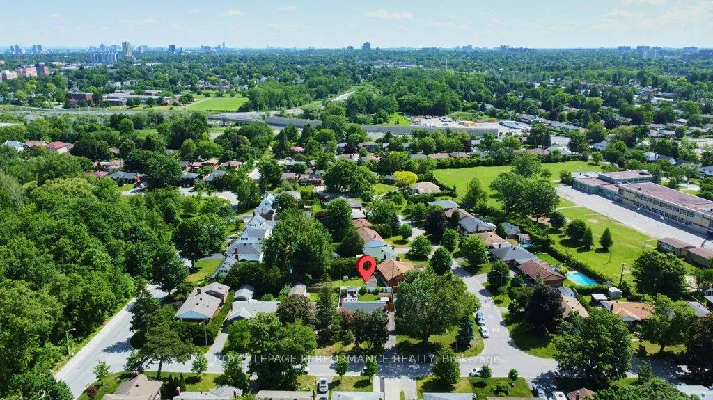 Photo 46 of 943 Arkell Street, Ottawa, Queensway Terrace North — HOMEH